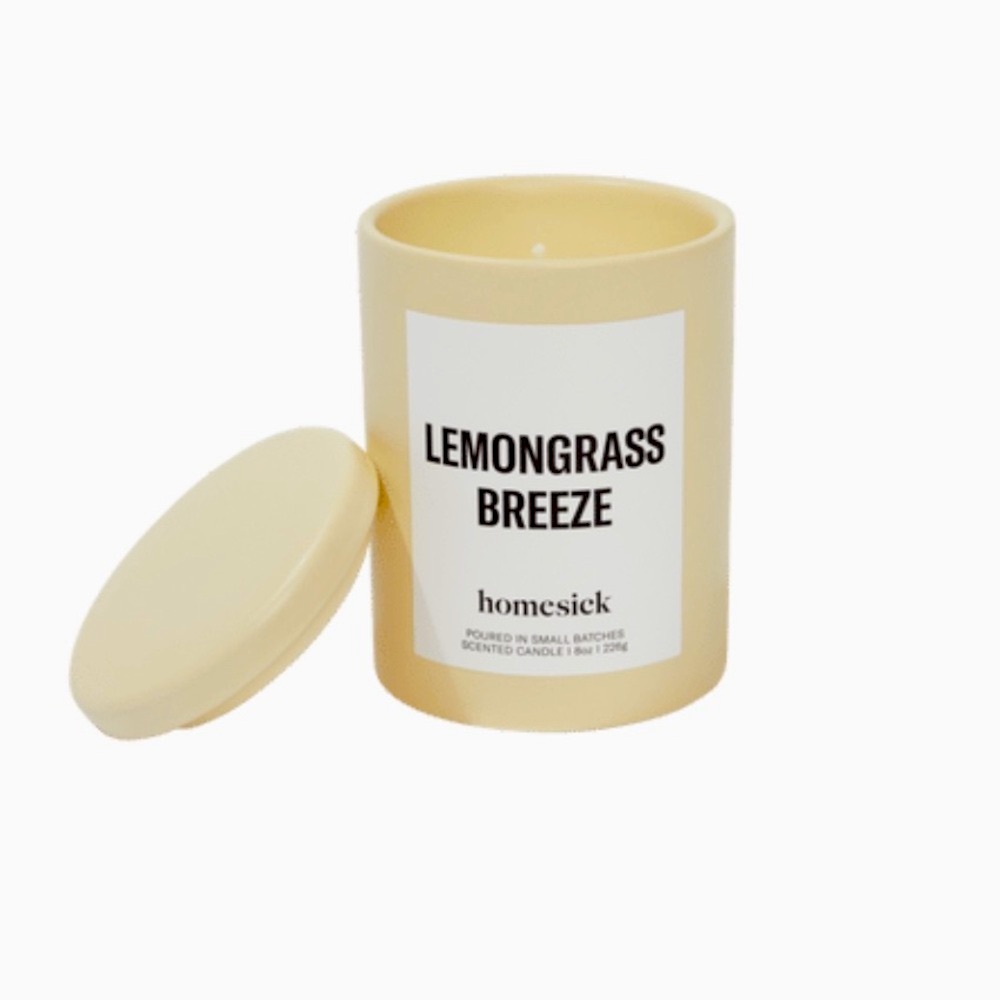 NWT Homesick Lemongrass Breeze Candle